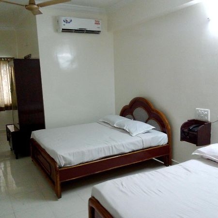 Sahasra Residency Hotel ไฮเดอราบัด ภายนอก รูปภาพ