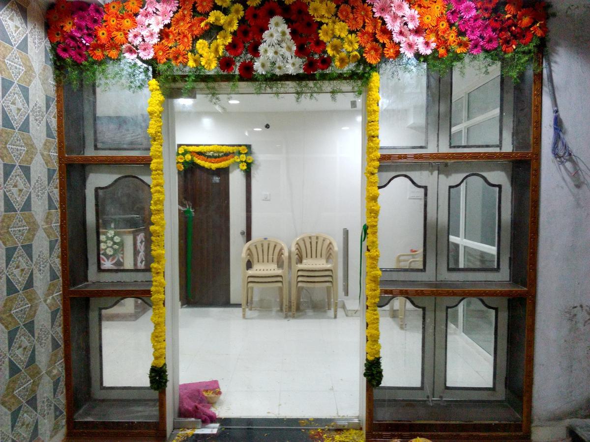 Sahasra Residency Hotel ไฮเดอราบัด ภายนอก รูปภาพ