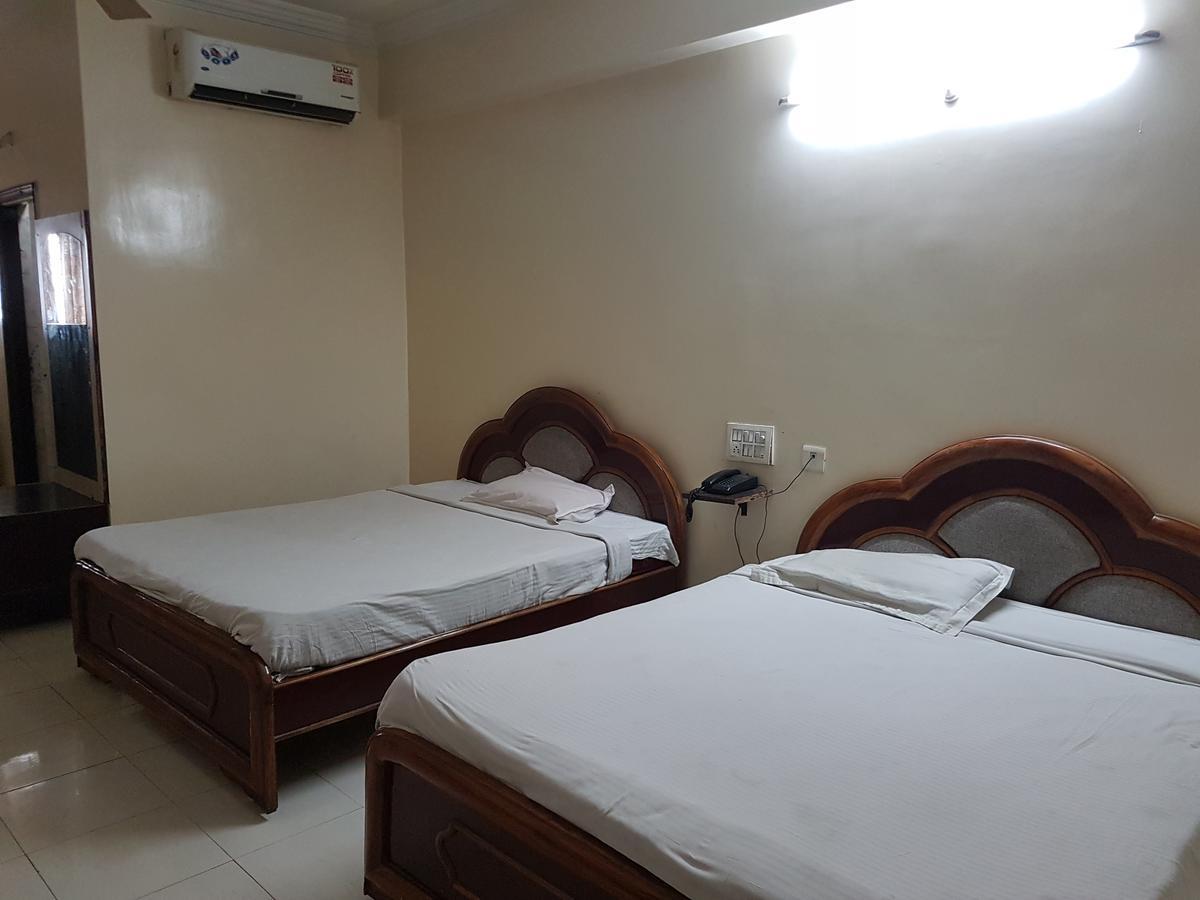Sahasra Residency Hotel ไฮเดอราบัด ภายนอก รูปภาพ